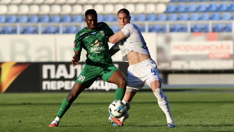 Київське Динамо поступилося львівським Карпатам у домашньому матчі 22-го туру чемпіонату України.